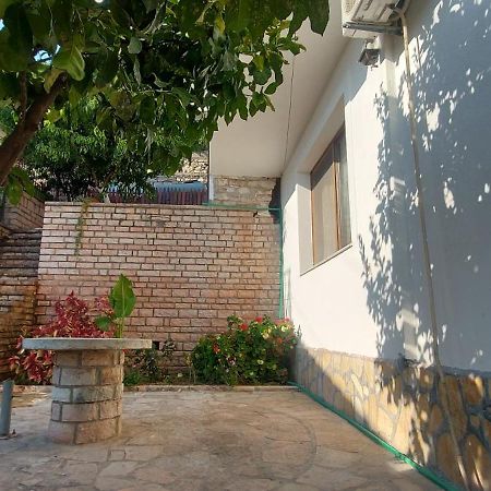 Duka Apartments Sarandë Exteriör bild