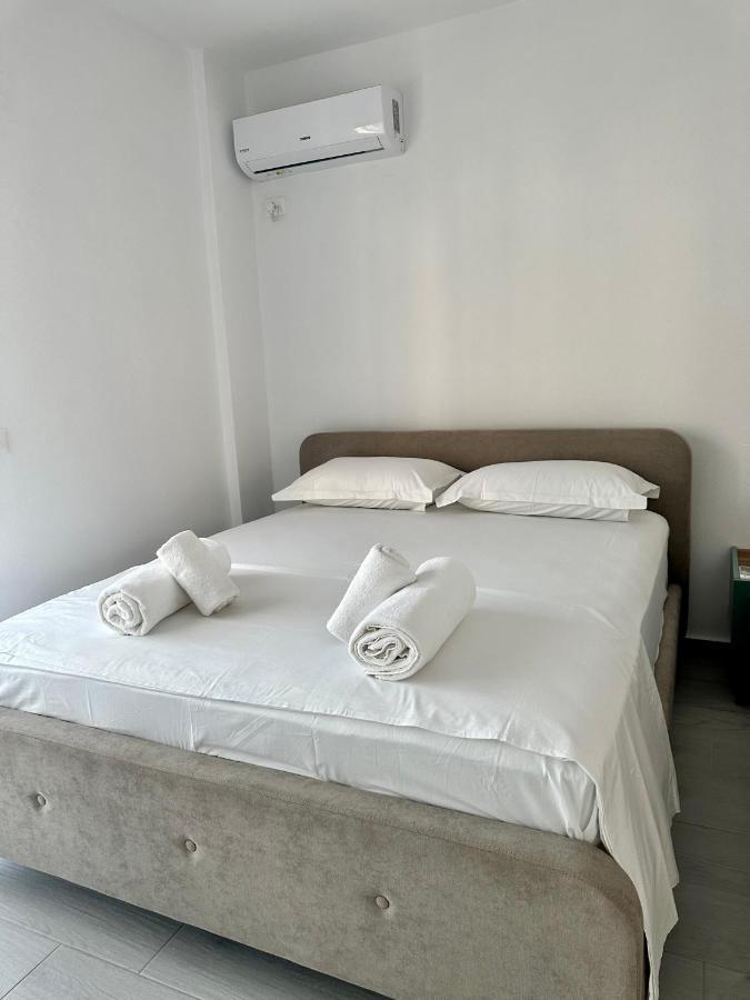 Duka Apartments Sarandë Exteriör bild