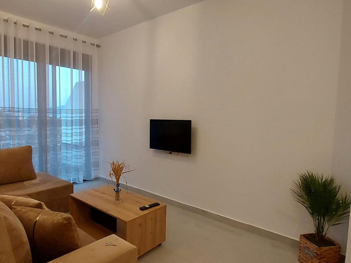 Duka Apartments Sarandë Exteriör bild