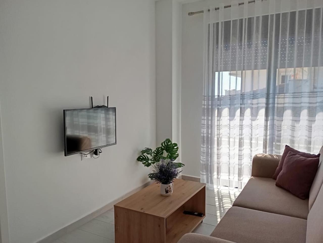 Duka Apartments Sarandë Exteriör bild